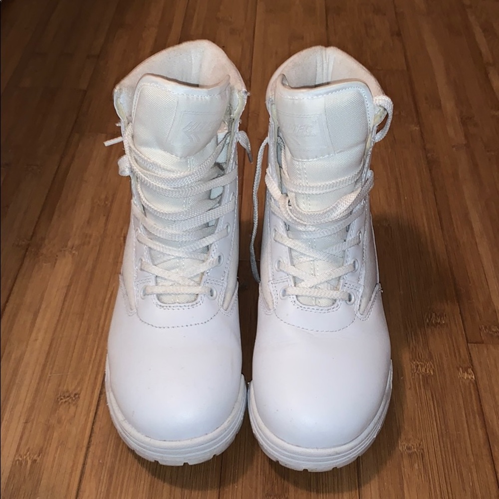 Magnum white boots
